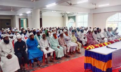গোয়ালন্দে ২০০ ইমামকে মোস্তফা মেটালের ঈদ উপহার