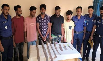 বাঞ্ছারামপুরে অস্ত্রসহ আন্তঃজেলা ডাকাত দলের ৫ সদস্য গ্রেপ্তার