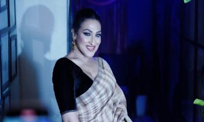 নিজেকে সৌভাগ্যবতী মনে করি