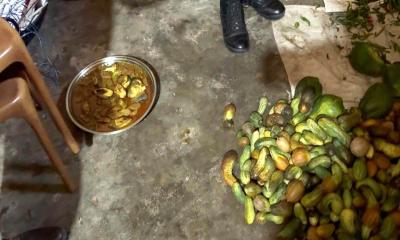 নোংরা রান্নাঘরে নিষিদ্ধ রঙে তৈরি করা হয় রাকিব হোটেলের খাবার