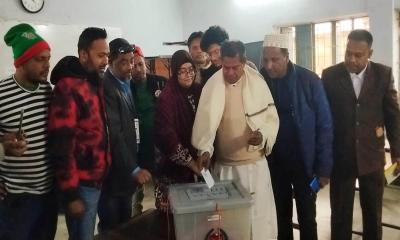 দিনাজপুরে ৬টি সংসদীয় আসনে চলছে ভোটগ্রহণ