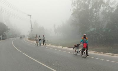 ঘন কুয়াশা ও তীব্র শীতে বিপর্যস্ত কুড়িগ্রাম