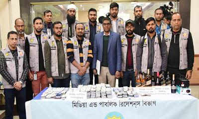 চীনা নাগরিকের হাত ধরে ঢাকায় নকল আইফোন কারখানা