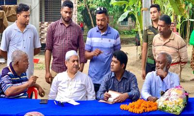 এমপির ফোনে মোটরসাইকেলে ছুটলেন ইউএনও, নওহাটায় জনসমস্যার তাৎক্ষণিক সমাধান