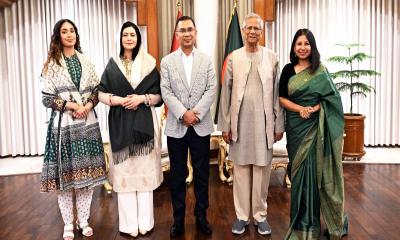 প্রধান উপদেষ্টার সাথে দেড় ঘণ্টা বৈঠক শেষে যমুনা ছাড়লেন তারেক রহমান