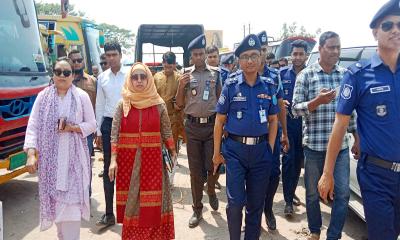 দৌলতদিয়া ঘাট পরিদর্শনে রাজবাড়ী জেলা প্রশাসক