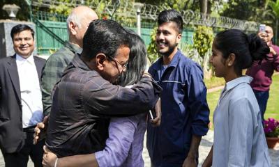 আদালতের রায়ে মুক্তি, ঘরে ফিরতেই স্ত্রী-সন্তানদের আলিঙ্গন ও চোখের জল