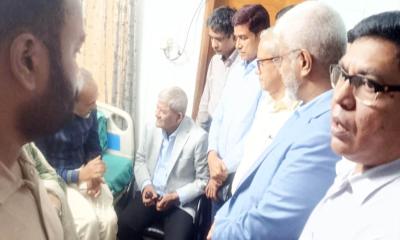 বিএমইউতে চিকিৎসাধীন ডা. রফিকুল ইসলামের খোঁজ নিলেন মির্জা ফখরুল