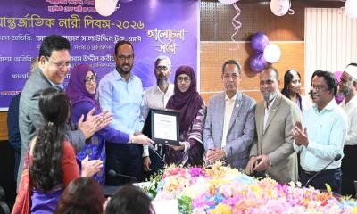 নারীর অধিকার কেবল স্বীকৃতিতে নয়, বাস্তবায়নেও গুরুত্ব দিতে হবে