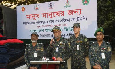 কড়াইল অগ্নিকাণ্ডে ক্ষতিগ্রস্তদের পাশে আনসার ও ভিডিপি