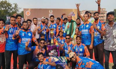 ভেড়ামারায় ইউএনও কাপ ক্রিকেট ফাইনালে পৌরসভা চ্যাম্পিয়ন