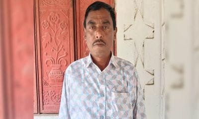 পৌর শহরে ইউপি সদস্যকে ছুরিকাঘাতে জখম