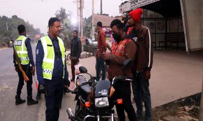 মাগুরায় ৫০ মোটরসাইকেল জব্দ, দুই মাদক কারবারি গ্রেপ্তার