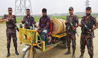 কুষ্টিয়া সীমান্তে জ্বালানি তেল পাচার রোধে বিজিবির কঠোর নজরদারি