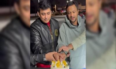 সাকিবের জন্মদিনে নিউ ইয়র্কে কেক কাটলেন জায়েদ খান