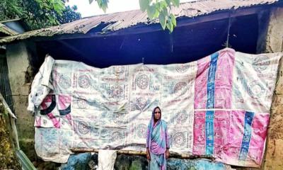 জরাজীর্ণ ঘরে বৃদ্ধার মানবেতর জীবনযাপন, মেলেনি সরকারি সহযোগিতা 