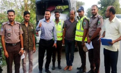 ভেড়ামারায় ৪০০ কেজি নিষিদ্ধ পলিথিন জব্দ, ব্যবসায়ীর জরিমানা