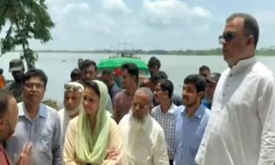 ঝালকাঠিতে নদীভাঙন এলাকা পরিদর্শনে এমপি জেবা আমিনা খান