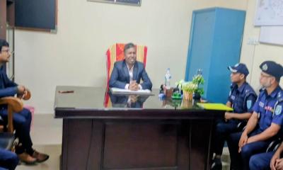 রাজারহাট ও ফুলবাড়ী থানা পরিদর্শনে ট্রাইব্যুনালের বিচারক