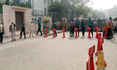 এভারকেয়ার হাসপাতালে নিরাপত্তা জোরদার, বসেছে ব্যারিকেড