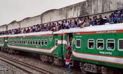 ঈদযাত্রায় ট্রেনে উপচেপড়া ভিড়