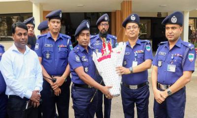 মাগুরায় নবাগত পুলিশ সুপারের দায়িত্ব গ্রহণ, গার্ড অব অনার প্রদান