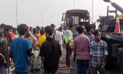 ঢাকা-ভাঙ্গা এক্সপ্রেসওয়েতে বাস-ট্রাক সংঘর্ষ, নিহত ৩