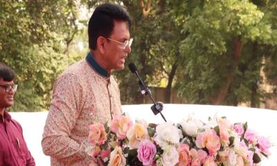 বট বাহিনী আমাকে নিয়ে ভুয়া ফটোকার্ড বানায়