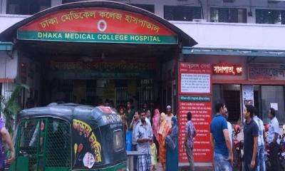 ডেমরায় অটোরিকশার চাকায় ওড়না পেঁচিয়ে নারীর মৃত্যু 
