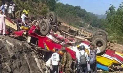 কাশ্মীরে বাস খাদে পড়ে নিহত অন্তত ২১