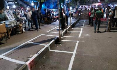 ফুটপাত দখলমুক্তে নোটিশ, হকার কার্ড বাতিলের দাবি