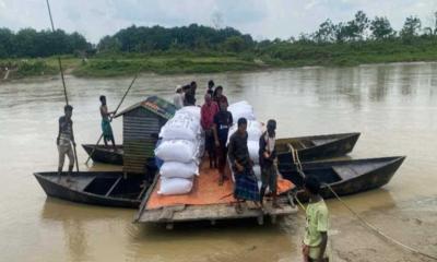 হবিগঞ্জের চুনারুঘাটে সেতুর অভাব, ঝুঁকি নিয়ে চলছে পারাপার