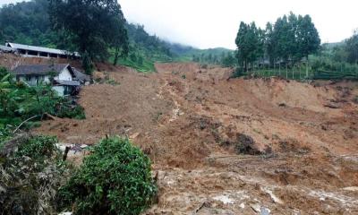 ইন্দোনেশিয়ায় সোনার খনি ধসে নিহত ৯