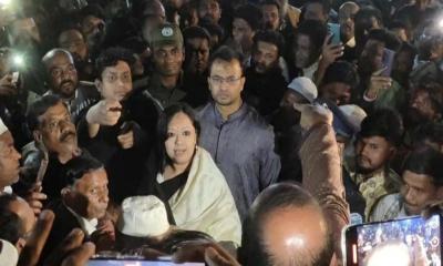 শহীদ মিনারে ফুল দিতে বাধা দেয়ায় বিএনপিকে সতর্ক করল রুমিন ফারহানা 