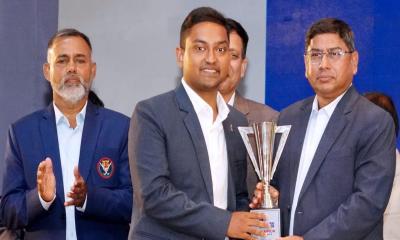 ঢাকায় ৯ম রানার প্রেসিডেন্ট কাপ গলফ টুর্নামেন্টের পুরস্কার বিতরণী অনুষ্ঠিত