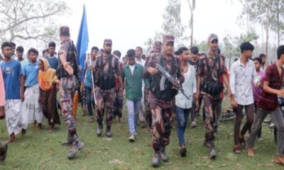 আটকের ৮ ঘণ্টা পর দুই স্কুলছাত্রকে ফেরত দিলো বিএসএফ