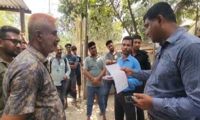 মানিকগঞ্জে দুই তেল ব্যবসায়ীকে পৌনে দুই লাখ টাকা জরিমানা