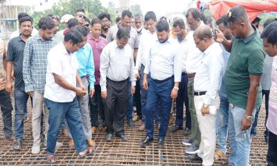 হড়গ্রাম রেলক্রসিং ফ্লাইওভারসহ বিভিন্ন উন্নয়ন কাজ পরিদর্শনে রাসিক প্রশাসক