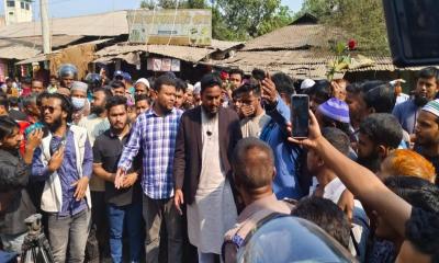 বিএনপি একদিকে ফ্যামিলি কার্ডের কথা বলে, অন্যদিকে বিরোধীদলের বাড়িঘর ভাঙচুর করে