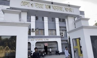 যশোর জেলা আদালতে ভারপ্রাপ্ত জজের ওপর আইনজীবীদের অনাস্থা, আদালত মুলতবি