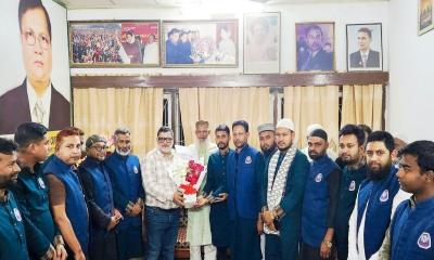 নকলায় নবনির্বাচিত এমপির সাথে প্রেসক্লাব নেতৃবৃন্দের শুভেচ্ছা বিনিময়