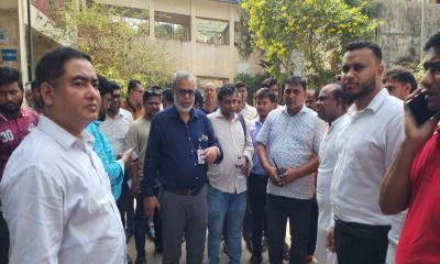 ভেড়ামারা স্বাস্থ্য কেন্দ্রে অতিরিক্ত মহাপরিচালকের আকস্মিক অভিযান, দুই কনসালটেন্টকে শোকজ