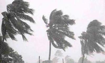 দুপুরের মধ্যে ৬০ কিমি বেগে ঝড়ের পূর্বাভাস, নদীবন্দরে সতর্কতা