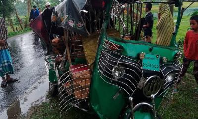 পূর্বধলায় মর্মান্তিক দুর্ঘটনা, বাস-সিএনজি সংঘর্ষে নিহত ২