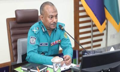 অস্ত্রধারী সন্ত্রাসীদের ব্রাশফায়ারের নির্দেশ সিএমপি কমিশনারের
