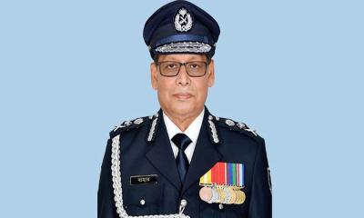 ২৪ ঘণ্টার মধ্যে আইজিপিকে অপসারণের আইনি নোটিশ