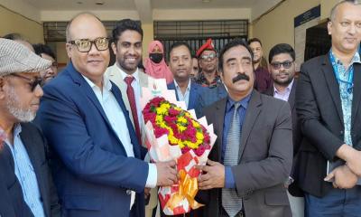 বাহুবলে সরকারি কর্মকর্তাদের সাথে বিভাগীয় কমিশনারের মতবিনিময়