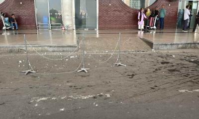শাহজালাল বিমানবন্দরের ড্রাইভওয়েতে ফাটল, খসে পড়েছে সিলিং প্যানেল