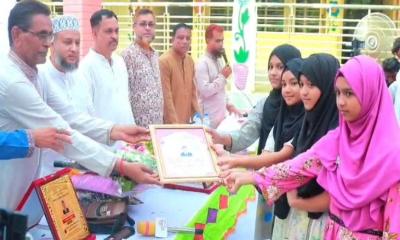 বড়লেখায় প্রধান শিক্ষক রনজিৎ কুমার দাসকে বিদায়ী সংবর্ধনা