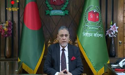 ত্রয়োদশ সংসদ নির্বাচনের তফসিল ঘোষণা করছেন সিইসি